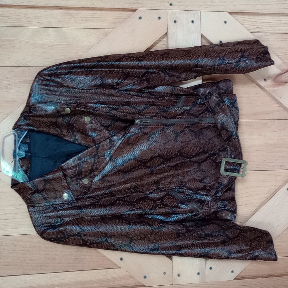 Women's faux leather jacket